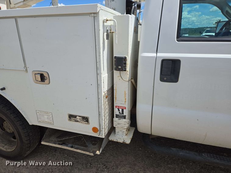 image for item ED1977 2015 Ford F550 Super Duty XL bucket truck