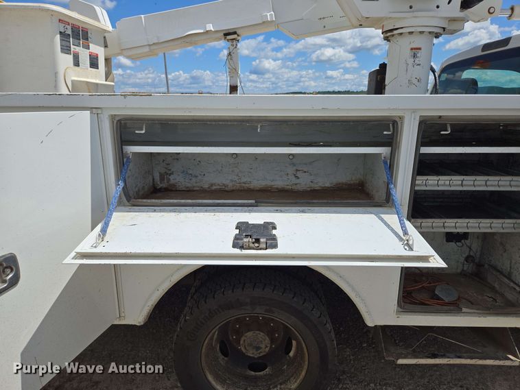 image for item ED1977 2015 Ford F550 Super Duty XL bucket truck