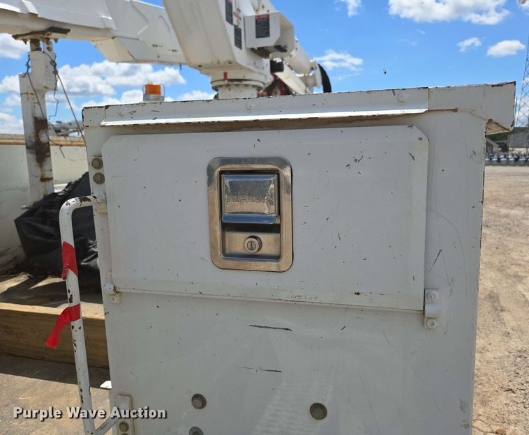 image for item ED1977 2015 Ford F550 Super Duty XL bucket truck