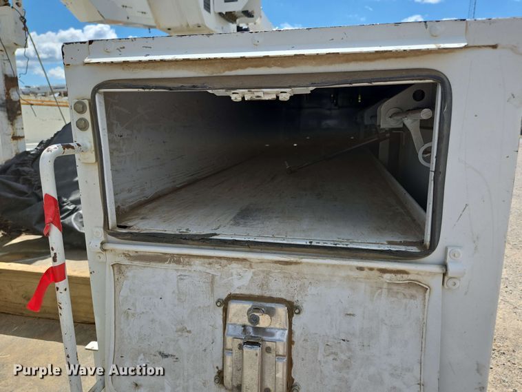 image for item ED1977 2015 Ford F550 Super Duty XL bucket truck