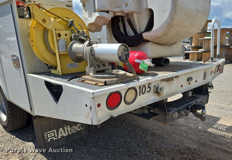 image for item ED1977 2015 Ford F550 Super Duty XL bucket truck