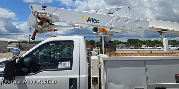 image for item ED1977 2015 Ford F550 Super Duty XL bucket truck