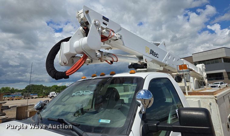 image for item ED1977 2015 Ford F550 Super Duty XL bucket truck