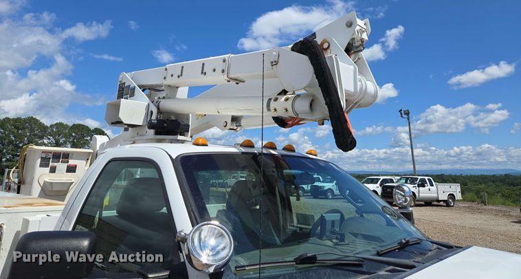 image for item ED1977 2015 Ford F550 Super Duty XL bucket truck