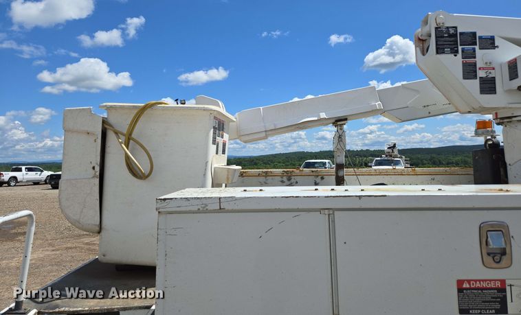 image for item ED1977 2015 Ford F550 Super Duty XL bucket truck