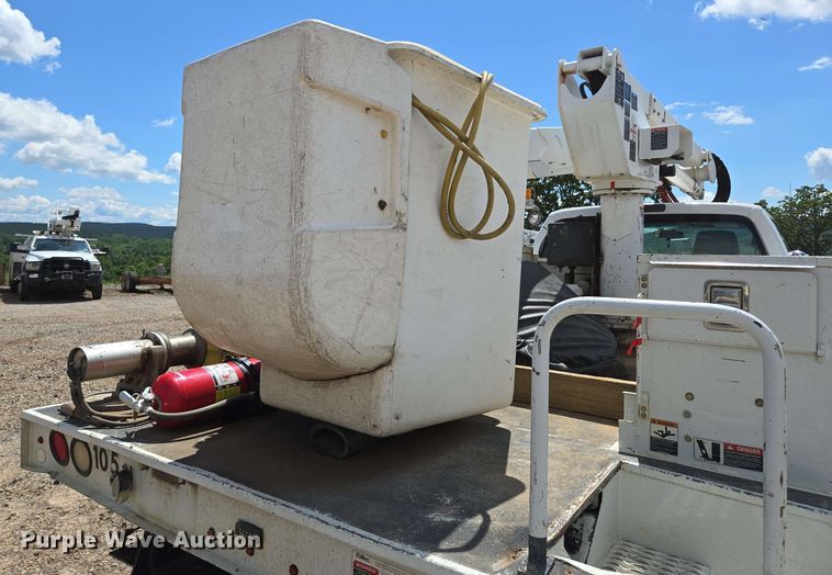 image for item ED1977 2015 Ford F550 Super Duty XL bucket truck