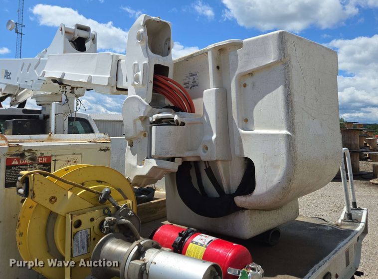 image for item ED1977 2015 Ford F550 Super Duty XL bucket truck