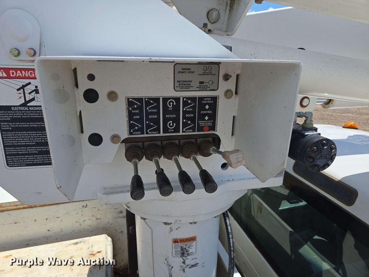 image for item ED1977 2015 Ford F550 Super Duty XL bucket truck