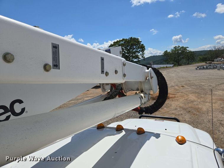 image for item ED1977 2015 Ford F550 Super Duty XL bucket truck