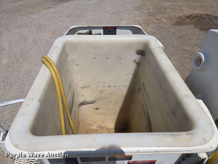 image for item ED1977 2015 Ford F550 Super Duty XL bucket truck