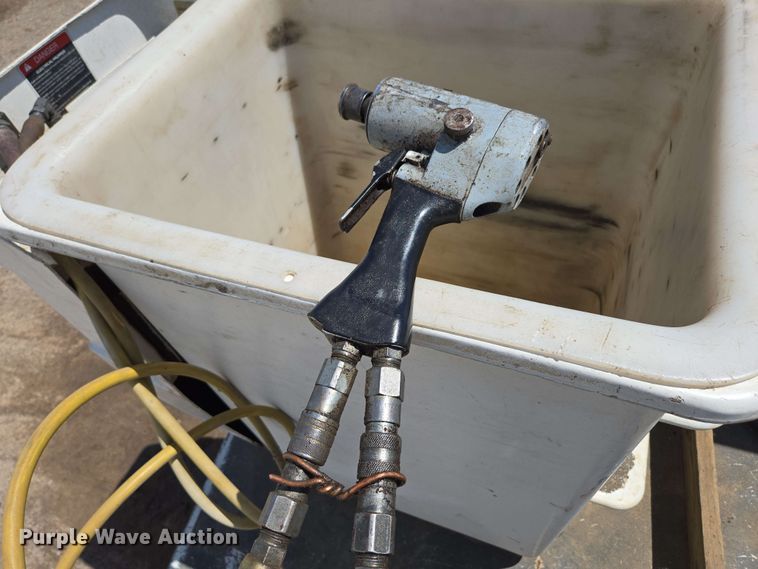 image for item ED1977 2015 Ford F550 Super Duty XL bucket truck