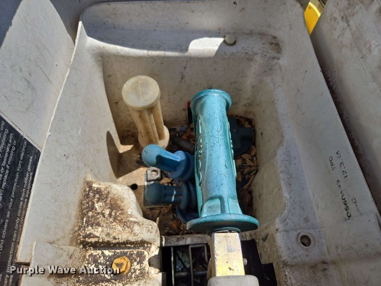 image for item ED1977 2015 Ford F550 Super Duty XL bucket truck