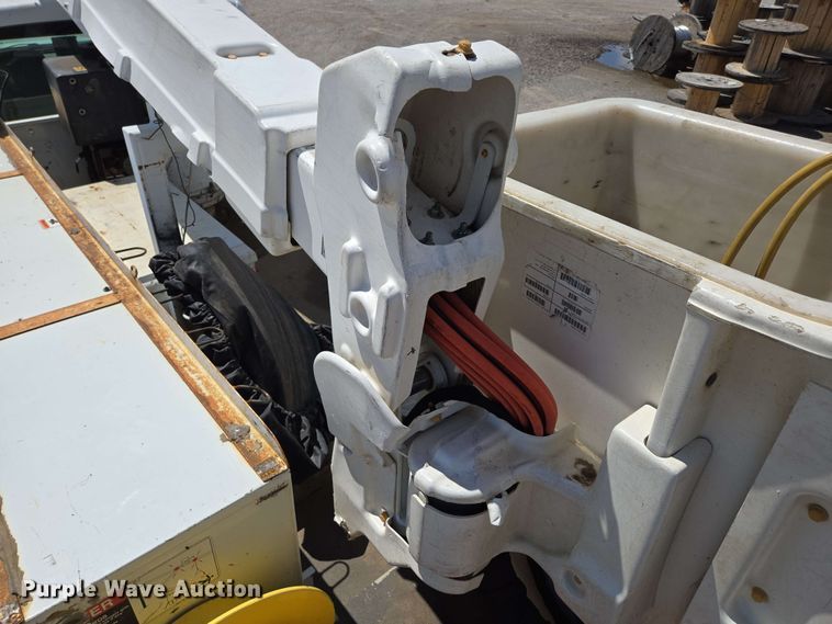 image for item ED1977 2015 Ford F550 Super Duty XL bucket truck