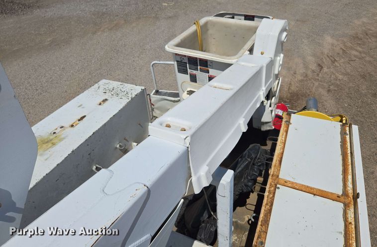 image for item ED1977 2015 Ford F550 Super Duty XL bucket truck