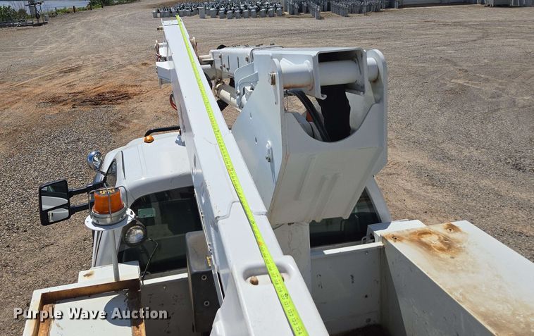image for item ED1977 2015 Ford F550 Super Duty XL bucket truck