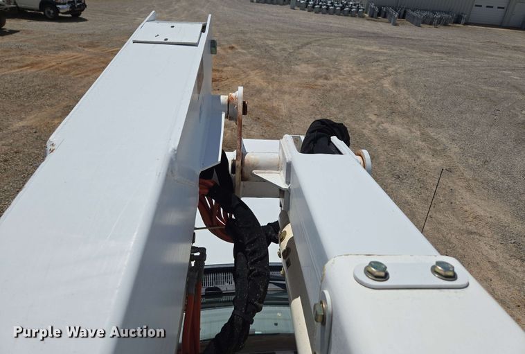 image for item ED1977 2015 Ford F550 Super Duty XL bucket truck