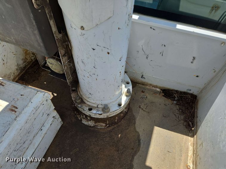 image for item ED1977 2015 Ford F550 Super Duty XL bucket truck