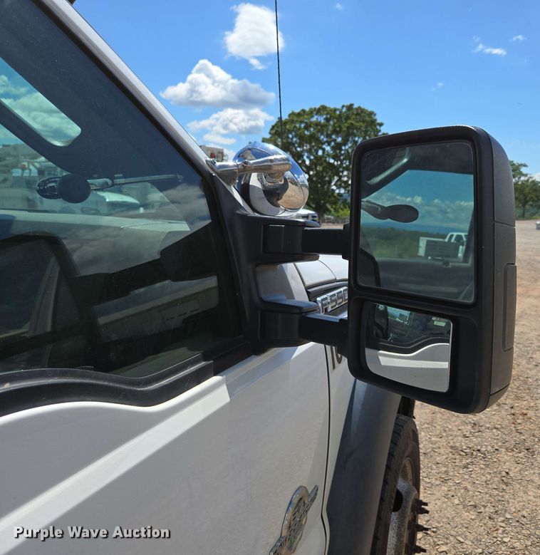 image for item ED1977 2015 Ford F550 Super Duty XL bucket truck