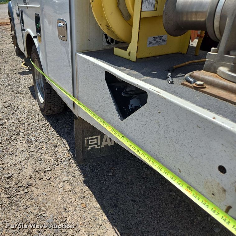 image for item ED1977 2015 Ford F550 Super Duty XL bucket truck