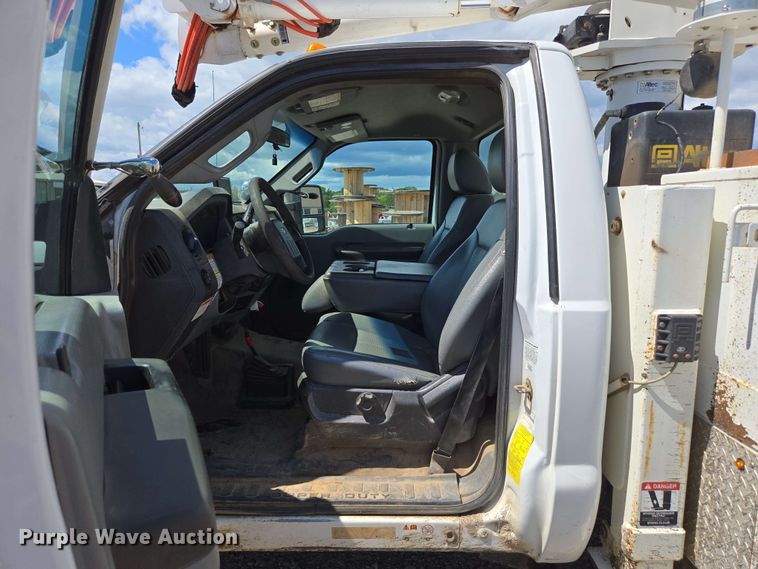 image for item ED1977 2015 Ford F550 Super Duty XL bucket truck