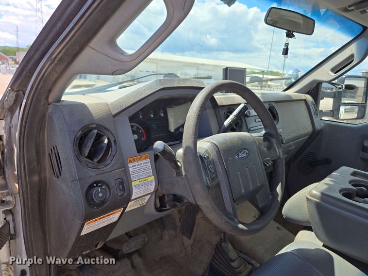 image for item ED1977 2015 Ford F550 Super Duty XL bucket truck