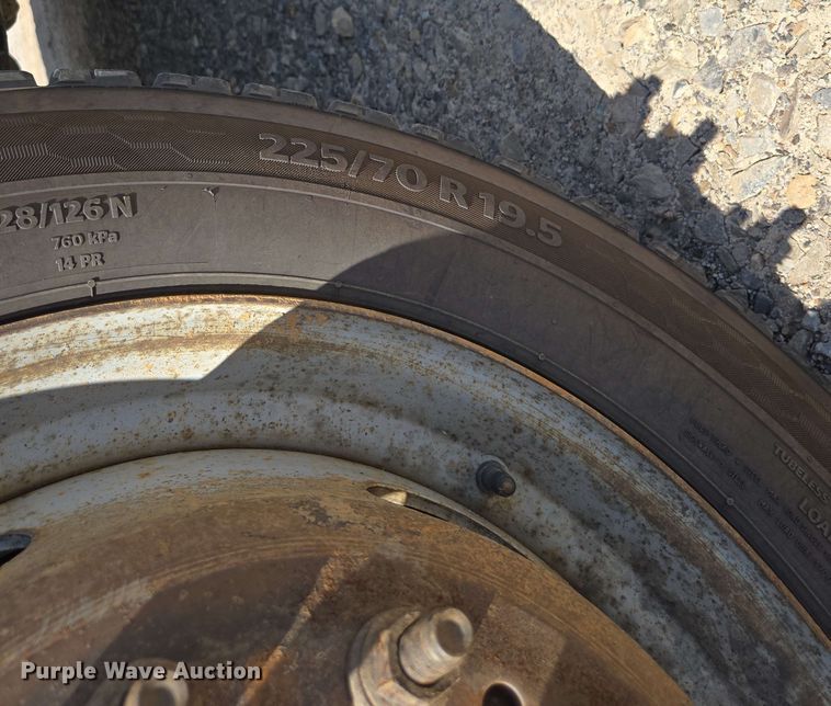 image for item ED1977 2015 Ford F550 Super Duty XL bucket truck