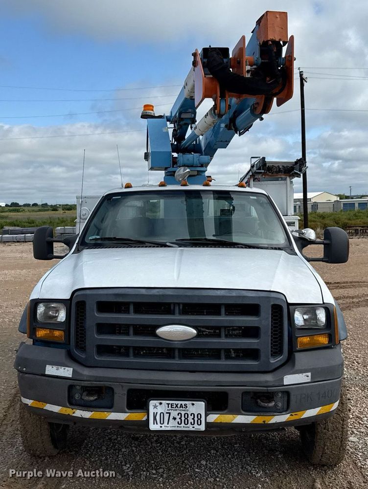 image for item ED5623 2007 Ford F550 Super Duty XL bucket truck