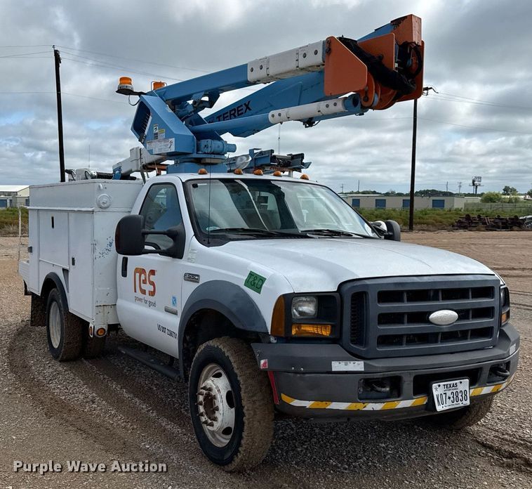 image for item ED5623 2007 Ford F550 Super Duty XL bucket truck