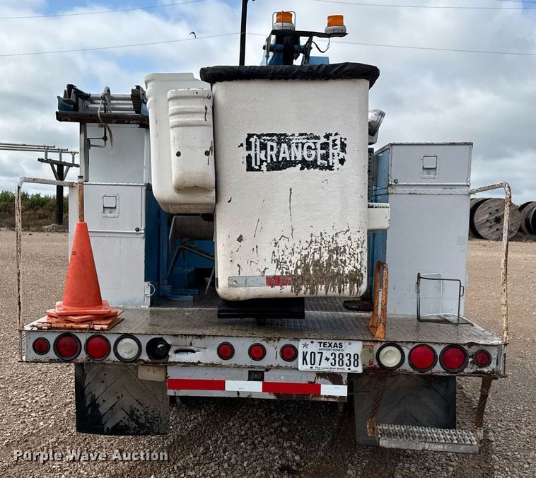 image for item ED5623 2007 Ford F550 Super Duty XL bucket truck