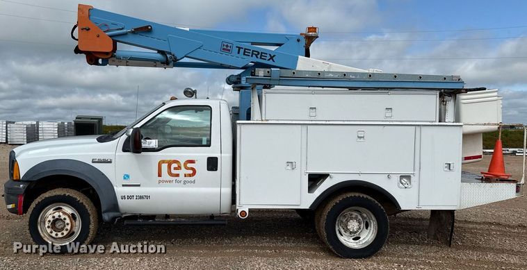 image for item ED5623 2007 Ford F550 Super Duty XL bucket truck