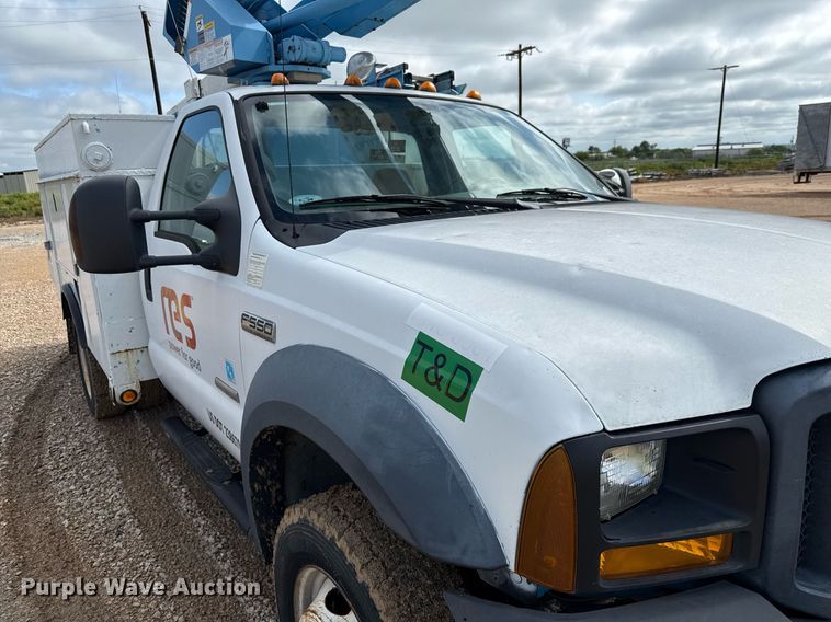 image for item ED5623 2007 Ford F550 Super Duty XL bucket truck