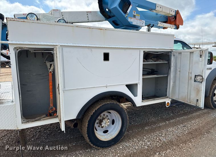 image for item ED5623 2007 Ford F550 Super Duty XL bucket truck