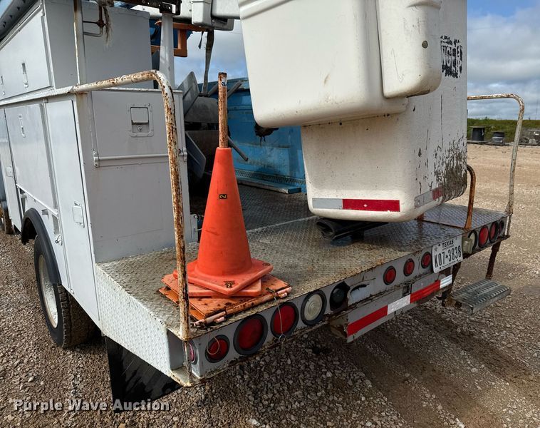 image for item ED5623 2007 Ford F550 Super Duty XL bucket truck