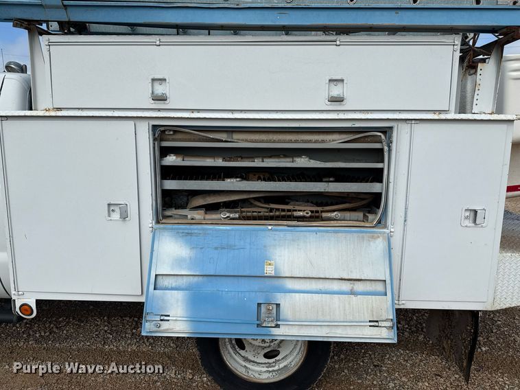 image for item ED5623 2007 Ford F550 Super Duty XL bucket truck