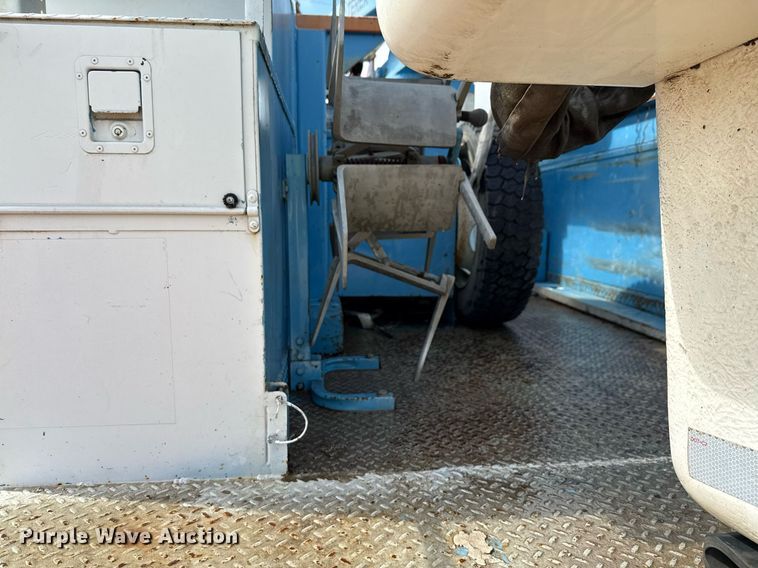 image for item ED5623 2007 Ford F550 Super Duty XL bucket truck