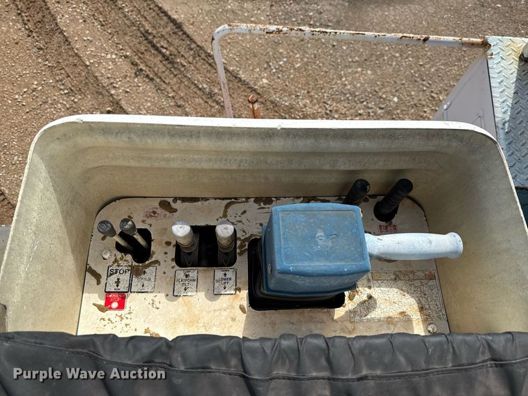 image for item ED5623 2007 Ford F550 Super Duty XL bucket truck