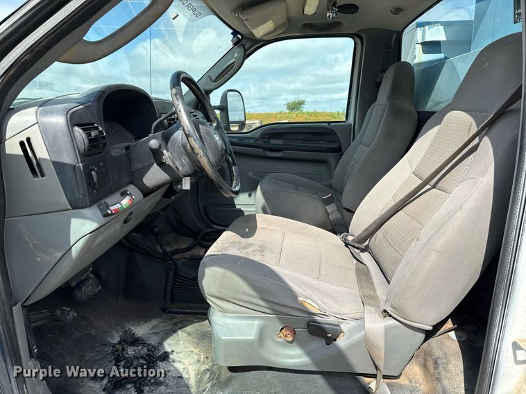 image for item ED5623 2007 Ford F550 Super Duty XL bucket truck