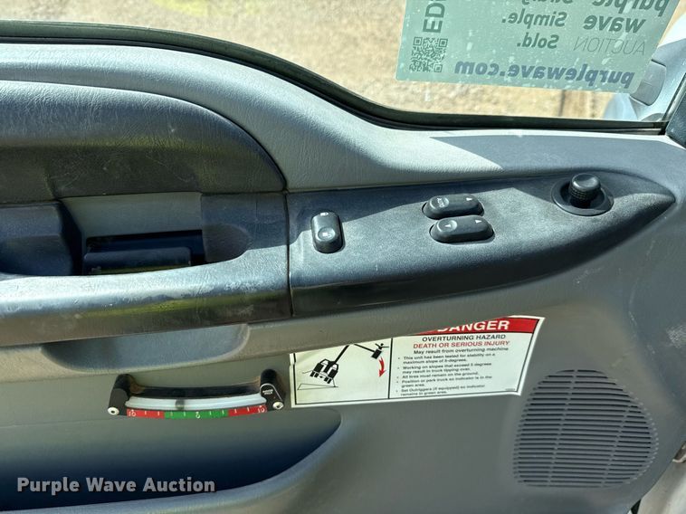 image for item ED5623 2007 Ford F550 Super Duty XL bucket truck