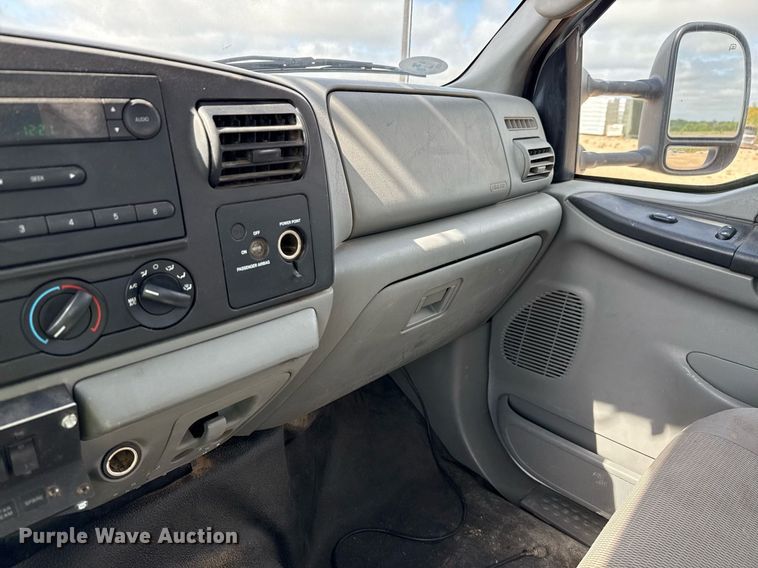 image for item ED5623 2007 Ford F550 Super Duty XL bucket truck