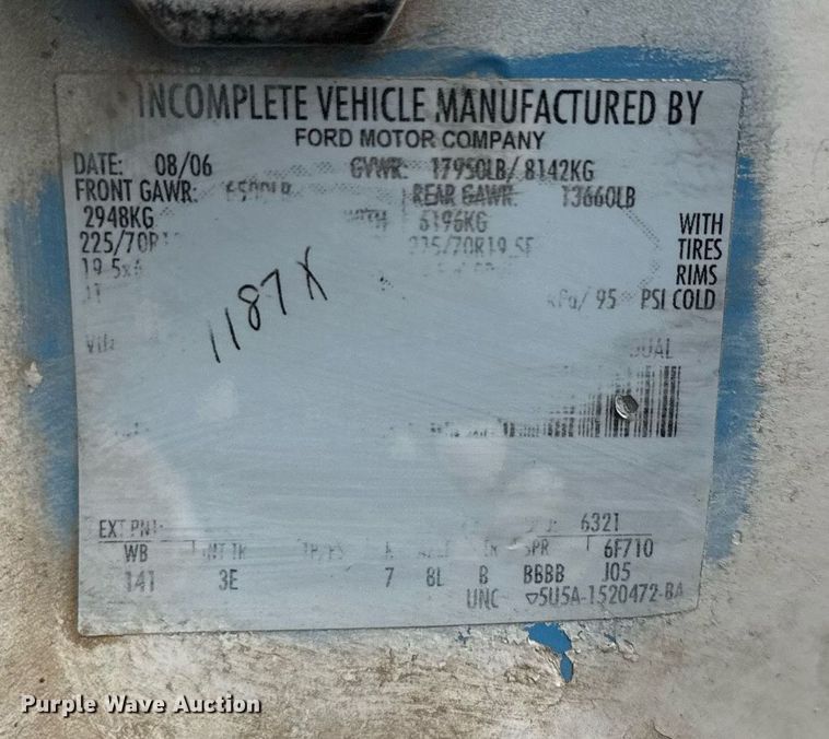 image for item ED5623 2007 Ford F550 Super Duty XL bucket truck