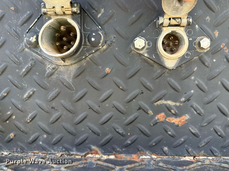 image for item ED5626 2002 International 7400  digger derrick truck