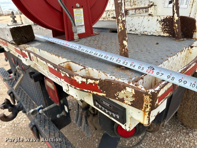 image for item ED5626 2002 International 7400  digger derrick truck