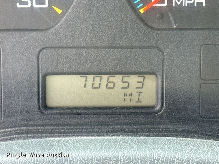 image for item ED5626 2002 International 7400  digger derrick truck