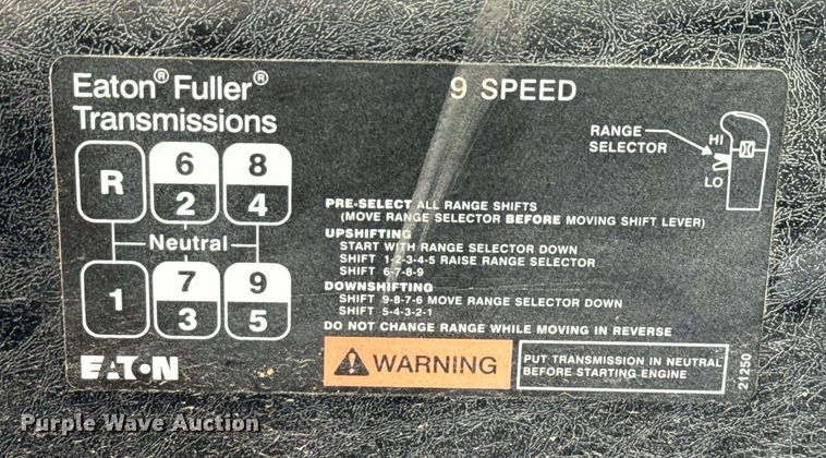 image for item ED5626 2002 International 7400  digger derrick truck