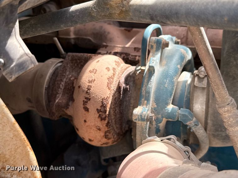 image for item ED5626 2002 International 7400  digger derrick truck