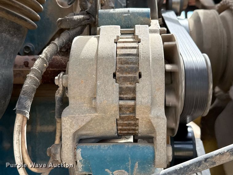 image for item ED5626 2002 International 7400  digger derrick truck