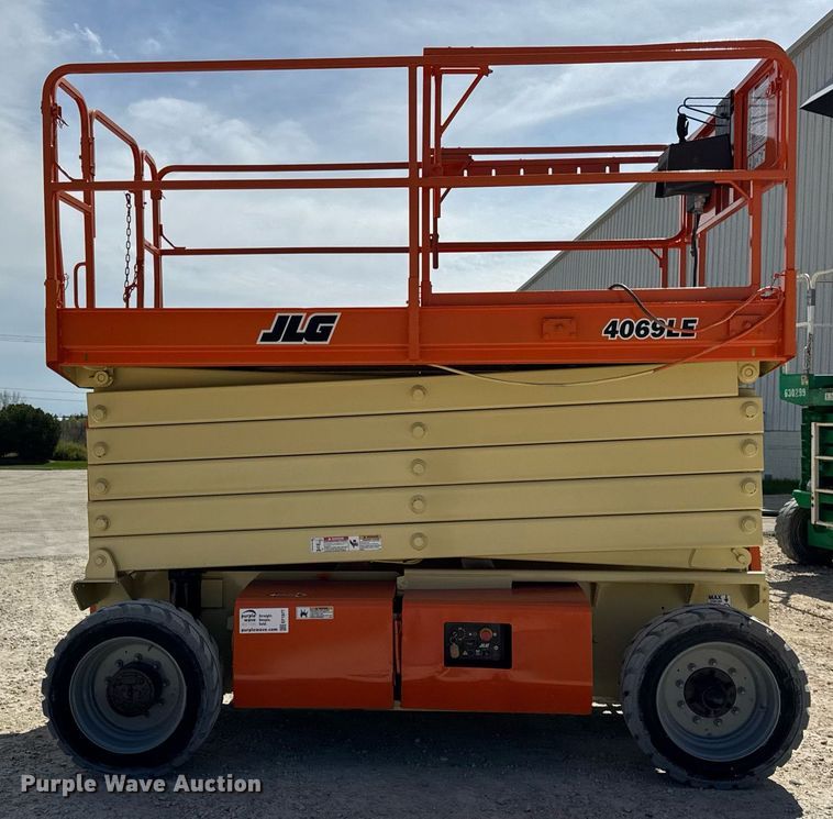 image for item EF1977 2015 JLG 4069LE scissor lift