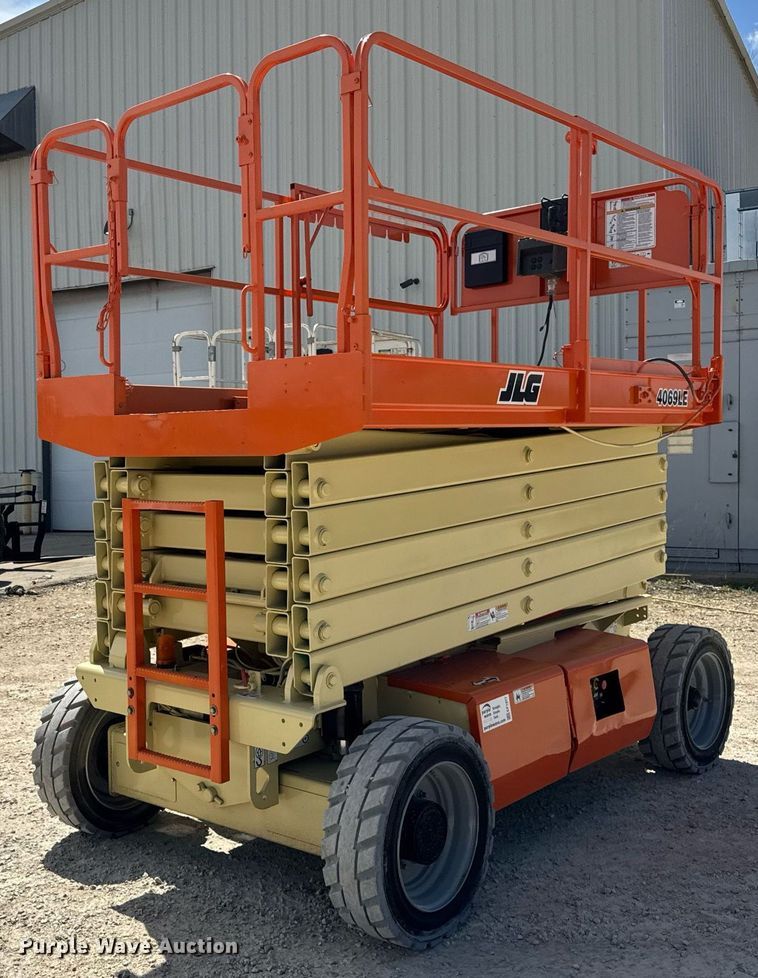 image for item EF1977 2015 JLG 4069LE scissor lift