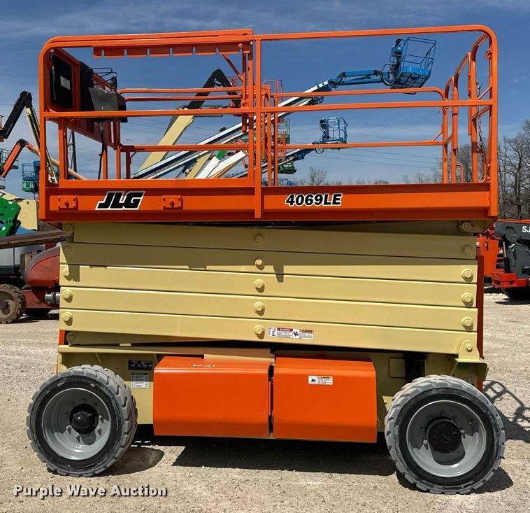 image for item EF1977 2015 JLG 4069LE scissor lift