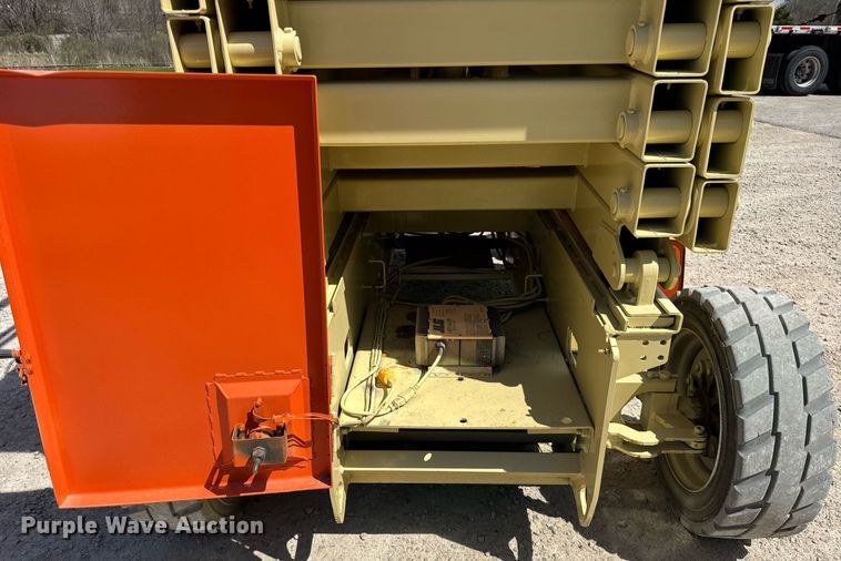 image for item EF1977 2015 JLG 4069LE scissor lift